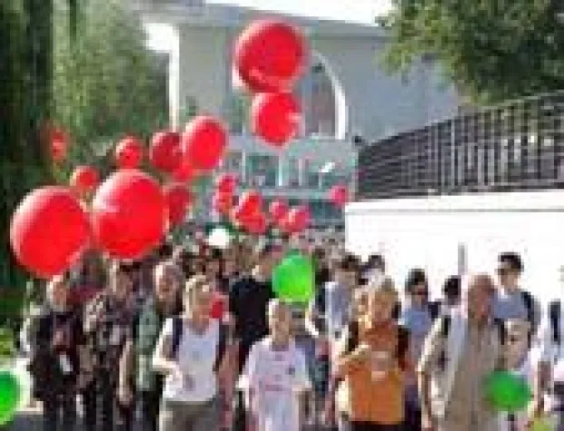 Bild: Die Geschichte von Fadak - denn jeder Schritt zählt