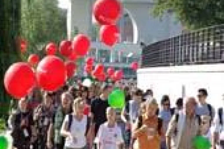 Bild: Die Geschichte von Fadak - denn jeder Schritt zählt