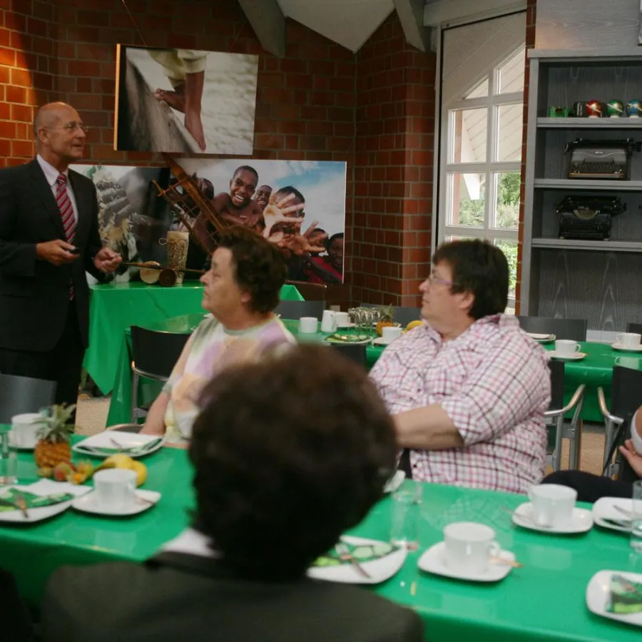 Prof. Dr. Gunter Konrad beim Vortrag für die 