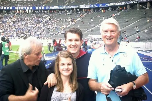 Bild: Helmut Bohlen und Conny Fröhlich sangen bei Hertha BSC im Olympiastadion