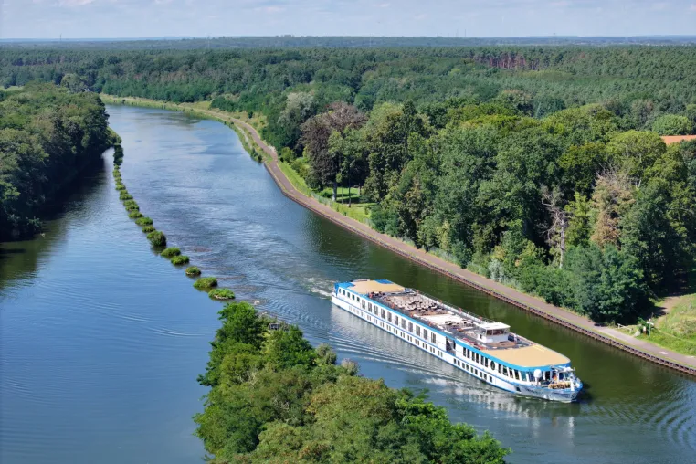 Bild: Premiere: Flusskreuzfahrt kombiniert Berlin mit City-Trip Kopenhagen 
