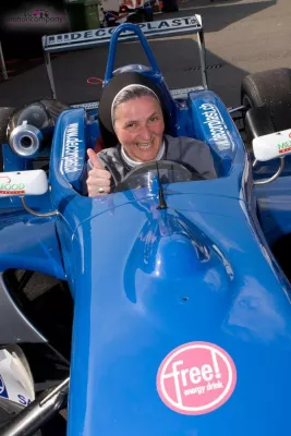 Bild: Heiliger Besuch beim Swiss Racing Team
