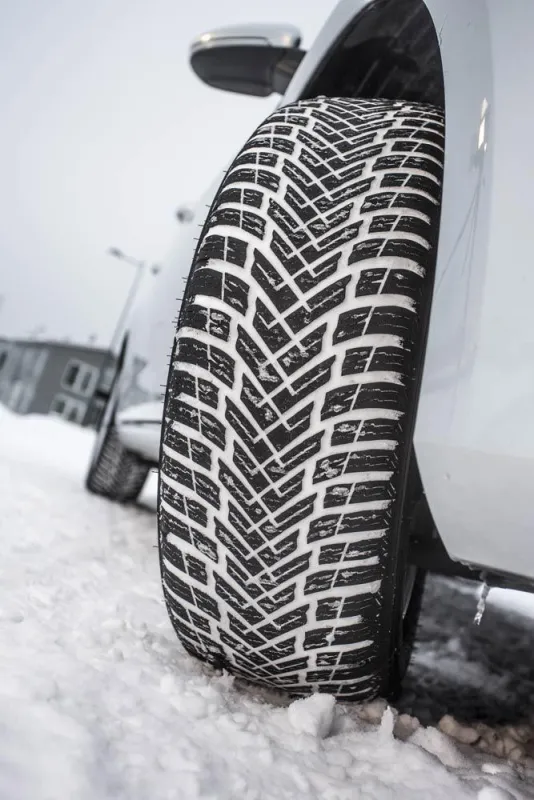Der Nokian Weatherproof Allwetterreifen ist der Testsieger im Ganzjahres-Reifentest Foto: Nokian