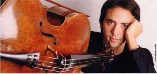 Bild: Jean-Guihen Queyras und das Ensemble Resonanz in der Berliner Philharmonie