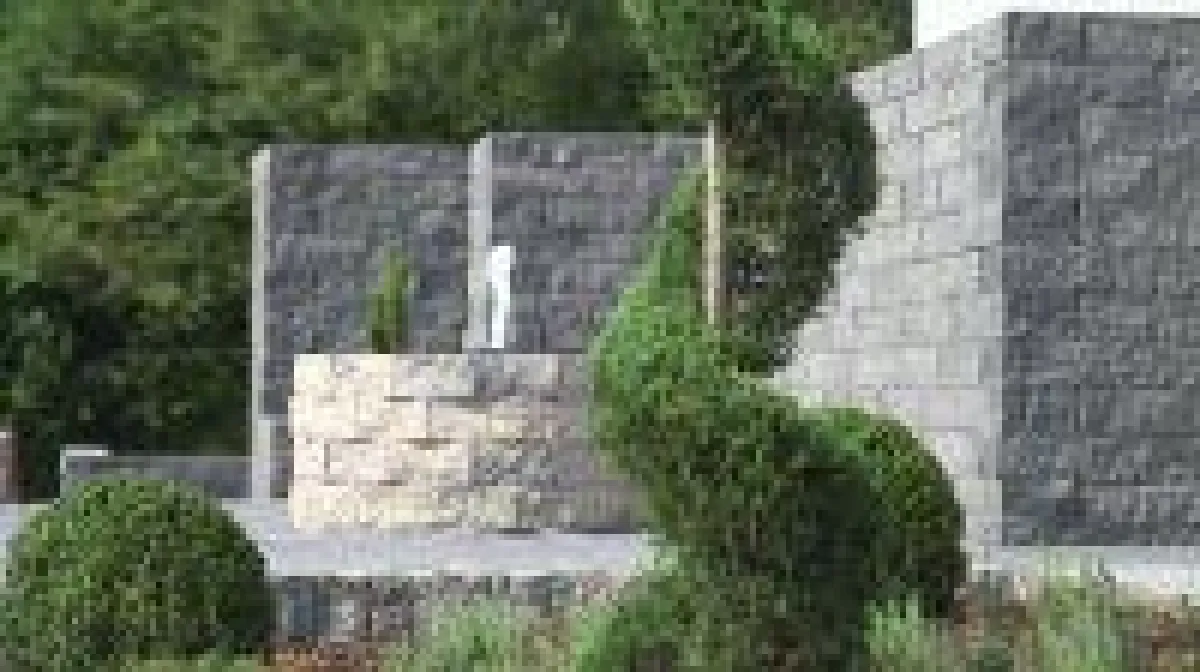 Mit Leichtbeton den Gartentraum realisieren - egal ob weitläufige Terrasse oder bepflanzte Beete. (Foto: KLB-Klimaleichtblock)