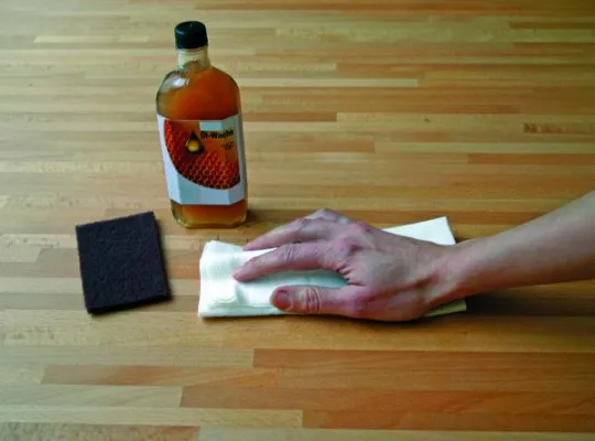 Qualität und Pflege: Ein gutes Team für Massivholzmöbel Bild: Qualität und Pflege: Ein gutes Team für Massivholzmöbel