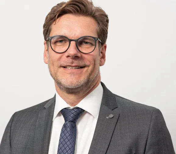 Bild: Gies GmbH & Co Kunststoffwerk KG saniert in Eigenverwaltung 