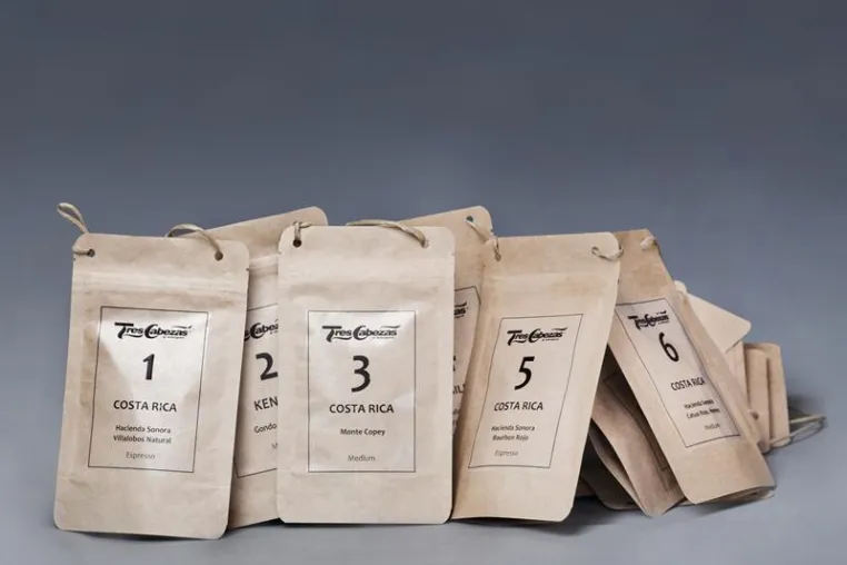 Kaffee Adventskalender mit frisch gerösteten Bohnen hochwertiger Spezialitätenkaffees Bild: Kaffee Adventskalender mit frisch gerösteten Bohnen hochwertiger Spezialitätenkaffees