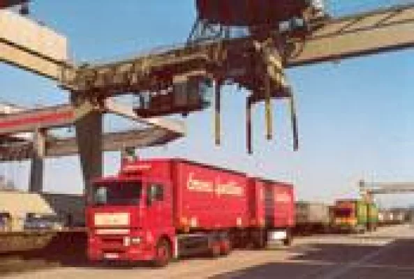 Emons Rail Cargo - Ein umwelt- und kostenbewusstes Kombiverkehrskonzept Bild: Emons Rail Cargo - Ein umwelt- und kostenbewusstes Kombiverkehrskonzept