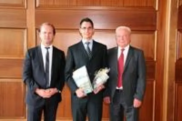 Bild: Eckert Schulen verabschieden 328 Absolventen