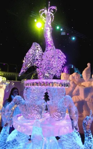 Eindhoven: Wintermärchen in Eis- und Schneeskulpturen - 10.000 Besucher zum Start Bild: Eindhoven: Wintermärchen in Eis- und Schneeskulpturen - 10.000 Besucher zum Start