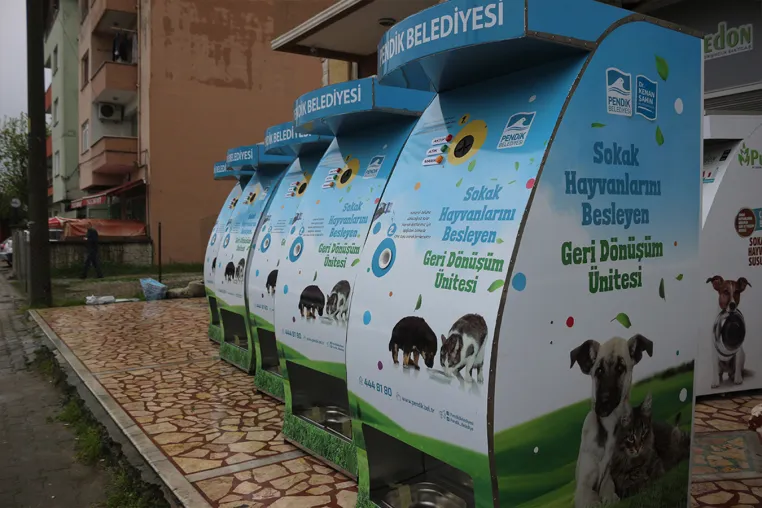 Mit Plastikflaschen auf Tour - Wie die Rückgabe auf Reisen funktioniert Bild: Mit Plastikflaschen auf Tour - Wie die Rückgabe auf Reisen funktioniert