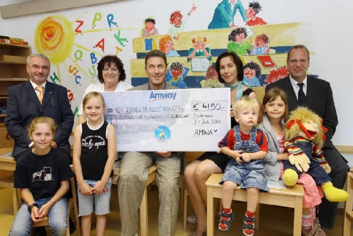 Bild: Amway spendet 4.150 € für Kinderhaus Eichenau