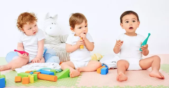 Bild: FOREO ISSA™ mikro: Essentielles Zahn- & Mundpflegegerät für Babies und Kleinkinder