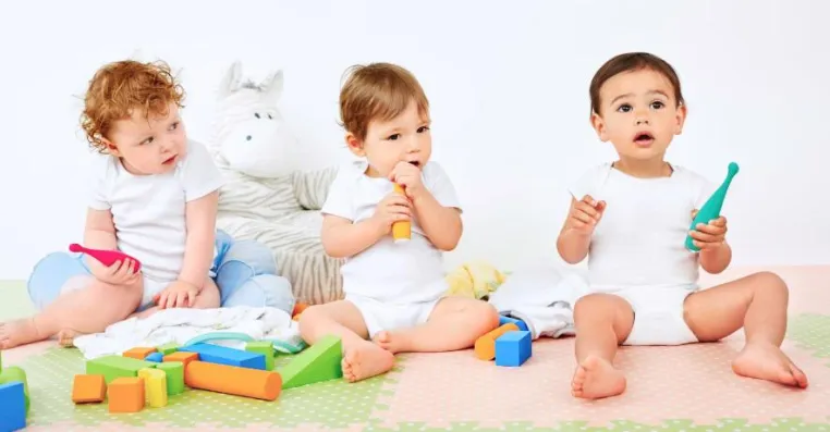 Bild: FOREO ISSA™ mikro: Essentielles Zahn- & Mundpflegegerät für Babies und Kleinkinder
