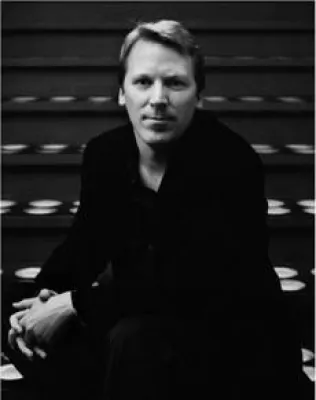 Bild: Cameron Sinclair berichtet in Stuttgart