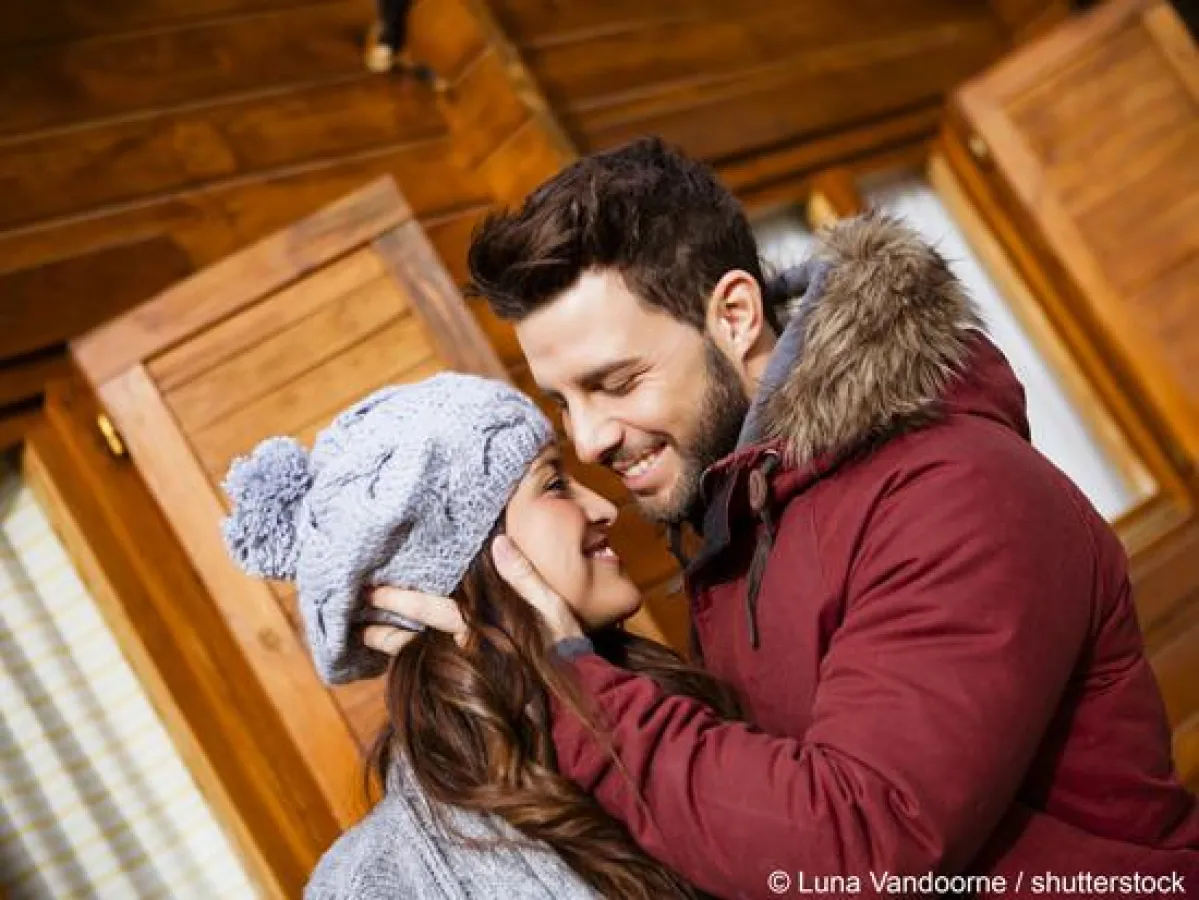 Romantik pur zum Valentinstag – ein verliebtes Pärchen freut sich auf ein paar Tage im kuscheligen F