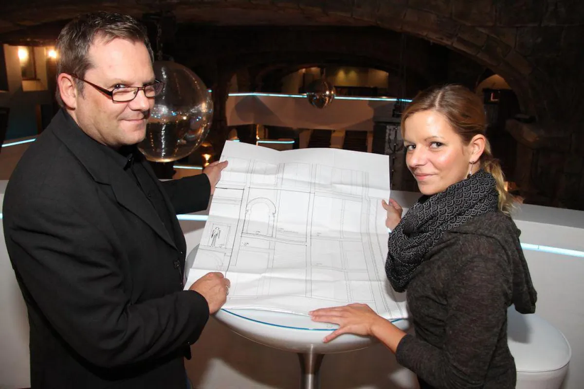 Marcel Siegenthaler mit Assistentin Nina Handke