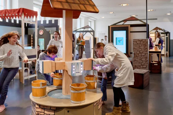 Bild: Mit der Zeitmaschine aus dem Mittelalter in die digitale Welt