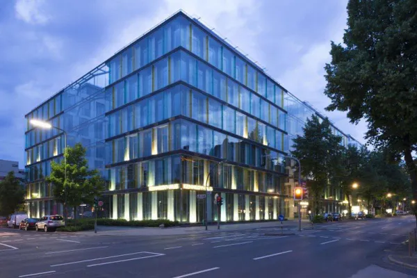 Bild: APOprojekt mietet 470 qm Bürofläche im Düsseldorfer KennedyHaus