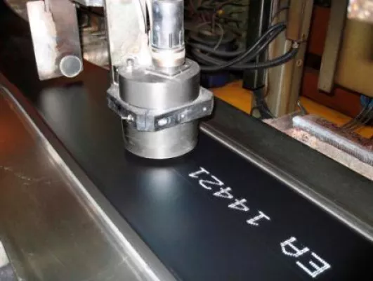 Bild: REA JET: Direktcodierung von Gummi und Reifen