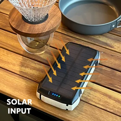 Bild: Sonnenenergie to go - mit Solar-Powerbanks und faltbaren Solar-Panels von Vinnic