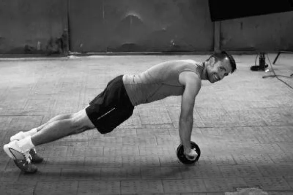 Werbung für Einlagen mit Nicolas Kiefer. IOS-Technik startet mit ehemaligem Tennisprofi eine Produktkampagne. Bild: Werbung für Einlagen mit Nicolas Kiefer. IOS-Technik startet mit ehemaligem Tennisprofi eine Produktkampagne.