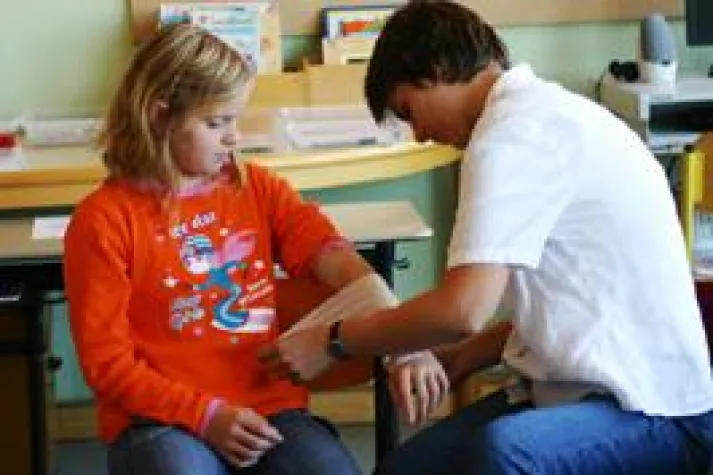 Wenn’s im Sportunterricht knackt... Bild: Wenn’s im Sportunterricht knackt...