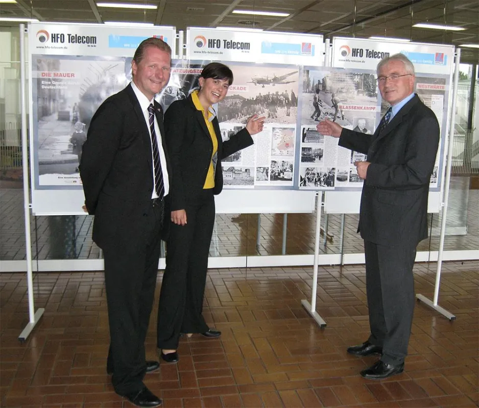 Dipl.-Kfm. Achim Hager, Dipl.-Kffr. Jasmine Scholl und OStD Reinhard Dreher (von links)