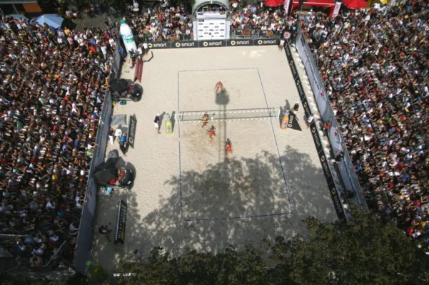 Bild: smart beach tour Bonn - Samba auf dem Münsterplatz