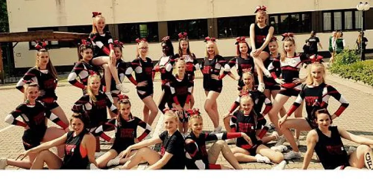 Gold Flames Cheerleader aus Gelsenkirchen für Deutschland Bild: Gold Flames Cheerleader aus Gelsenkirchen für Deutschland