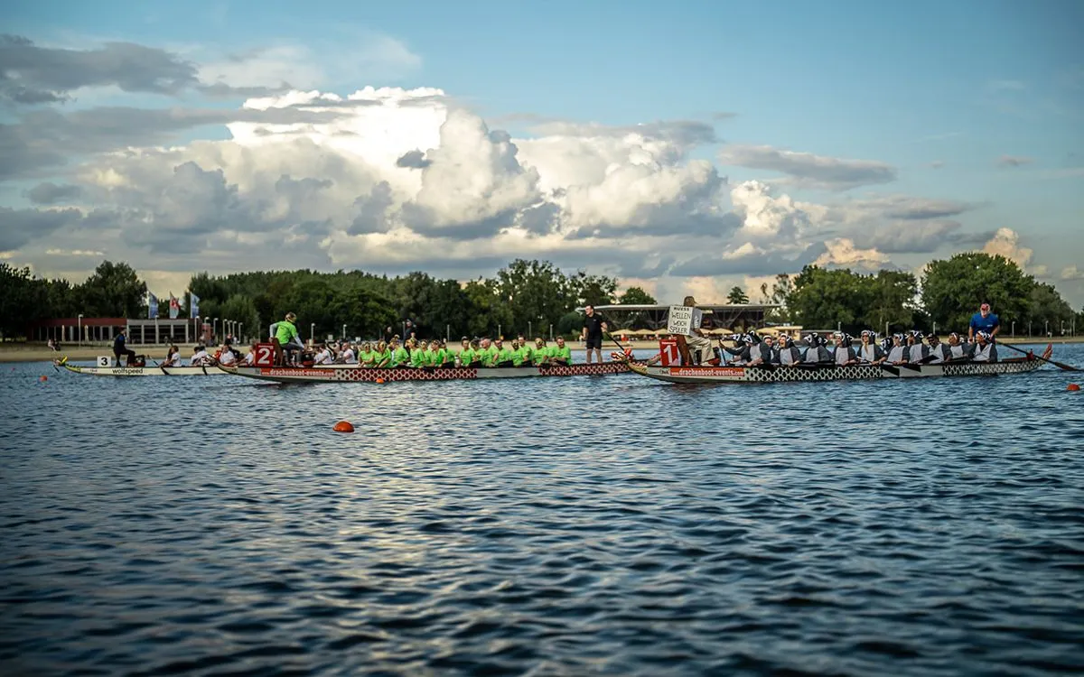 Wolfsburger Handwerks-Cup im Drachenboot (© WMG Wolfsburg, Foto: Drone Fever Wolfsburg)