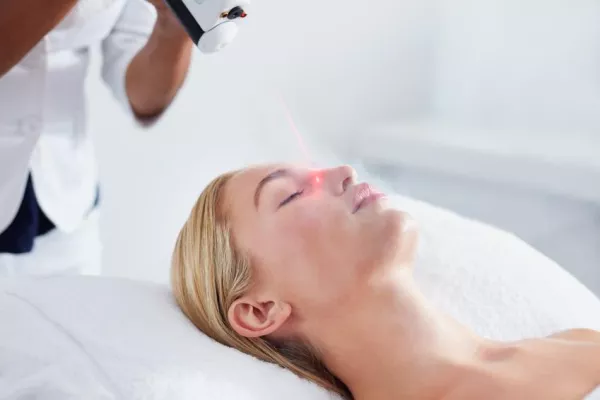 Bild: Hautzentrum Meyer-Rogge: Laser-Zeit beginnt im Herbst