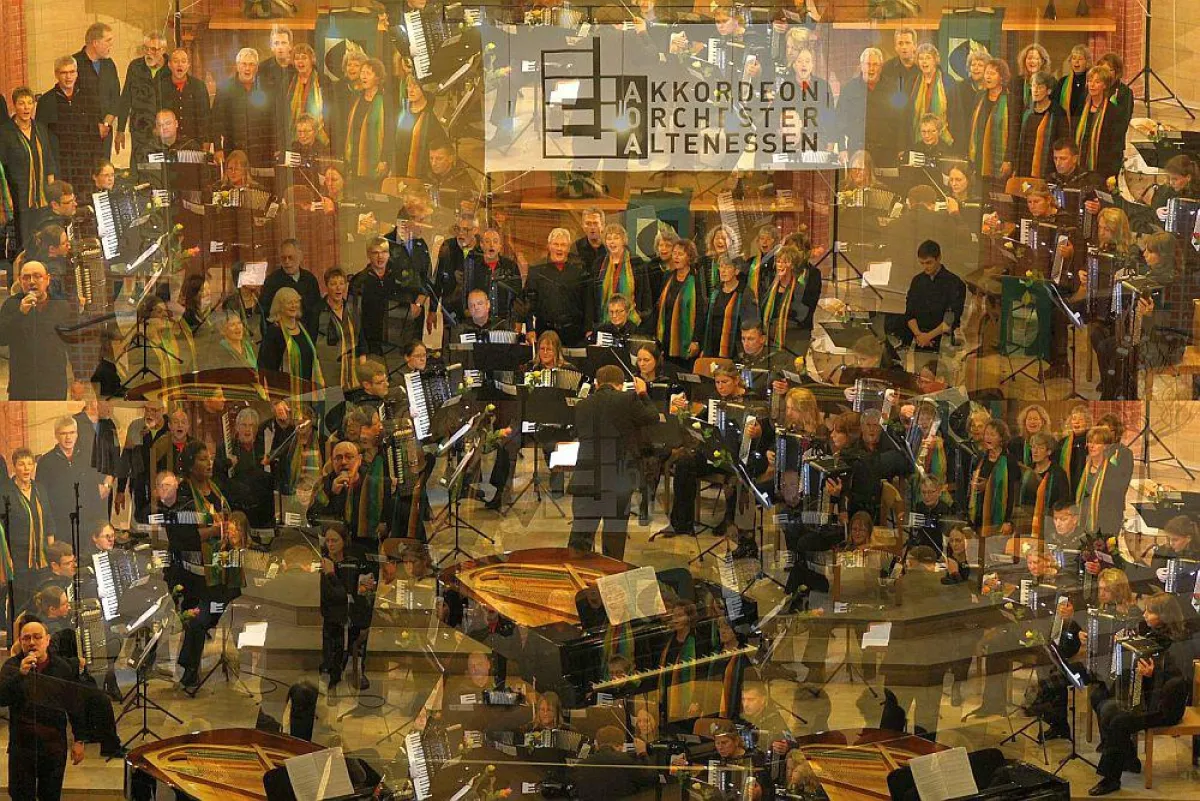 Alte Kirche Altenessen 2014: Akkordeon Orchester Altenessen + The HiSingers – Foto DHV RUHR/AF