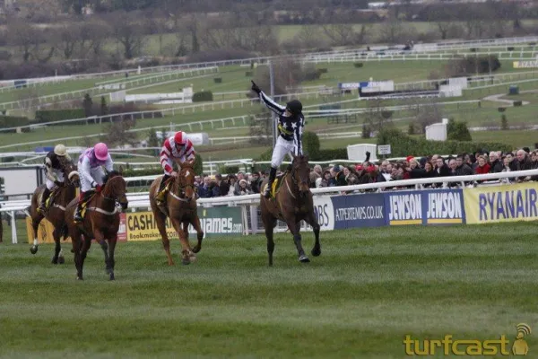 Bild: Das legendäre Aintree Festival live auf equi8