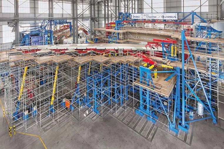 Bild: Modular, kombinierbar, anpassungsfähig: Testing for Take-Off mit PERI UP