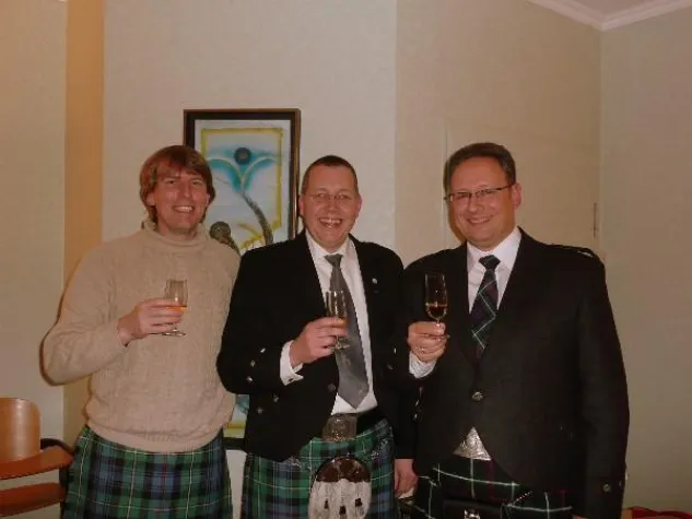 Bild: Clan Treffen der Mackenzies in Wewelsburg und Salzkotten - Kilts, Pipes and Drums und ein neuer Vorstand