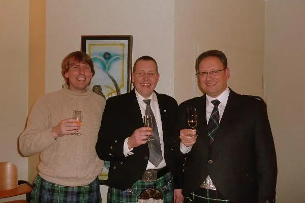Bild: Clan Treffen der Mackenzies in Wewelsburg und Salzkotten - Kilts, Pipes and Drums und ein neuer Vorstand