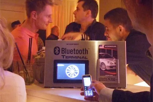 Bluetooth Marketing am Point of Sale im Discobereich Bild: Bluetooth Marketing am Point of Sale im Discobereich