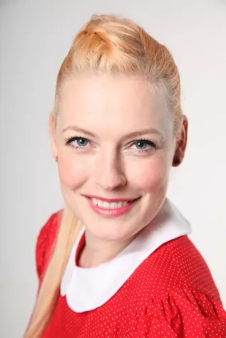 Bild: Enie van de Meiklokjes liest bei Dalí Berlin