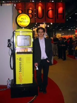 Bild: Start zur Buchmesse 2009: Internet-Suche nach raubkopierten Hörbüchern
