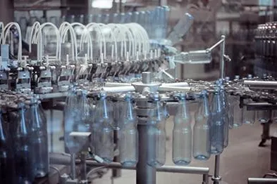 Bild: Mineralwasser ist nachhaltig – so auch die Mehrwegflaschen