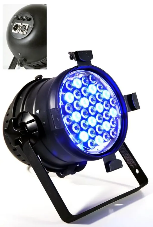 Der ParSpot von LED-it-Light.de im Einsatz: Überzeugende Farbmischung und hohe Lichtausbeute. Das kleine Bild oben zeigt einen Blick auf die Rückseite.