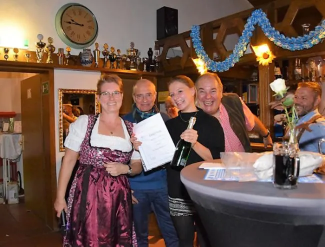 Bild: Tennisclub Neuss-Weckhoven e.V. feiert Saisonabschluss mit zünftigem Oktoberfest