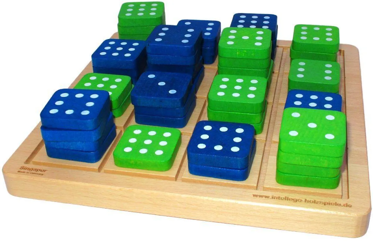 SINGAPUR: Gewinner ist der Spieler, der von seiner Spielplanseite aus mehr Häuser sehen kann.