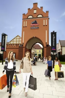Bild: Designer Outlet Berlin: Sommer, Sonne, Sale