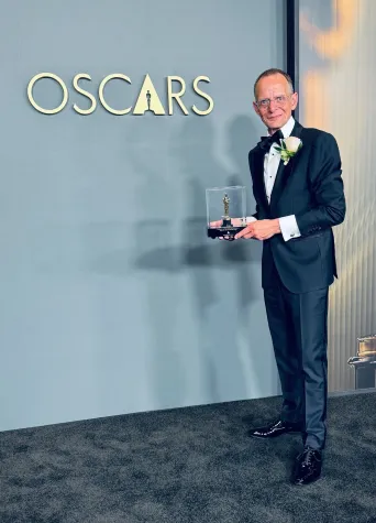 Bild: Curt O. Schaller erhält Oscar für die ARRI TRINITY 2 