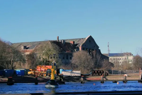 Bild: Rettung durch Bürgergeld und Wilhelmshavener Investoren? Die Südzentrale in Wilhelmshaven