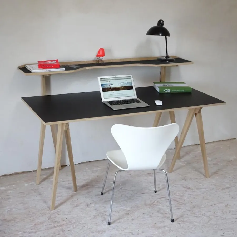 minimalhome: The Walking Desk. Der Tischbock mit Ablage