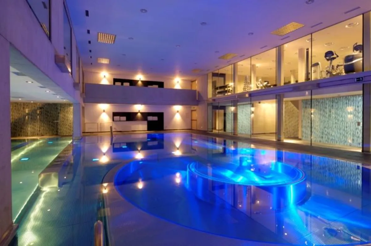 Pool im Wellnessbreich des Hotels